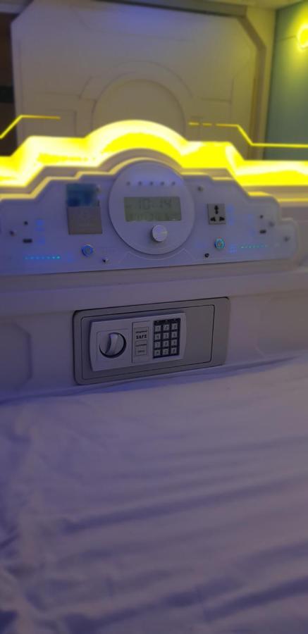 Bestow Capsule Hostel 쿠알라룸푸르 외부 사진