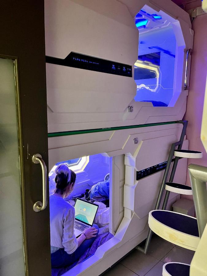 Bestow Capsule Hostel 쿠알라룸푸르 외부 사진
